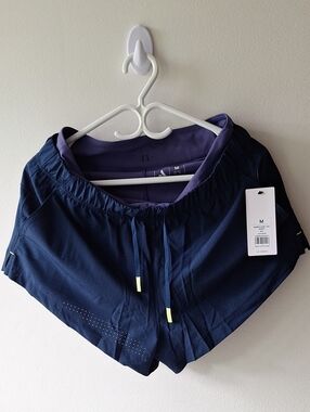 Women’s Navy Athletic Shorts with Contrast Inner Lining and Drawstring